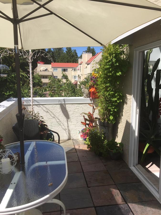 A Room At The Camelia Bed And Breakfast Tsawwassen Exterior foto
